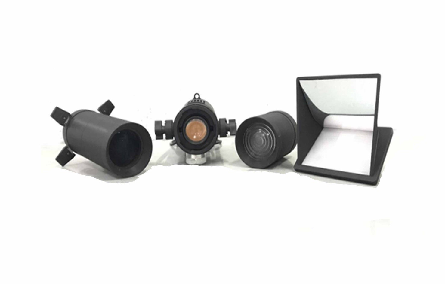 Театральный прожектор с линзой Френеля Proton Lighting PL LED PROFILE 150 ZOOM